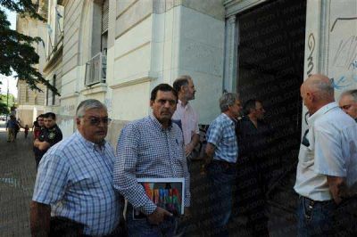 Docentes piden �cambio de actitud� en la paritaria     