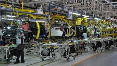 Estar�a frenada producci�n de 12 mil autos en C�rdoba