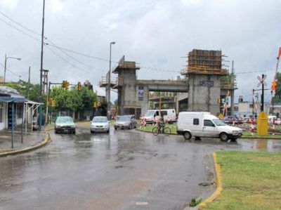 La inminente llegada del tren ya empez� a cambiar dr�sticamente la vida de todo un barrio