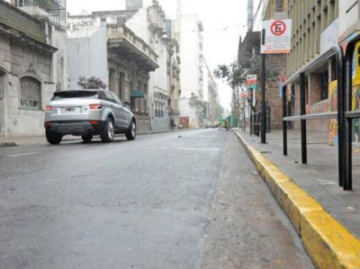 Por las fiestas, el municipio permitir� el estacionamiento en el microcentro