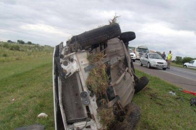 En un accidente fatal en la autopista Santa Fe-Rosario murieron una mujer y su peque�a hija