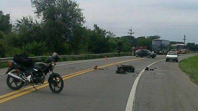 Un cami�n y una moto protagonizaron un grave accidente