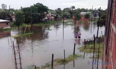 Evacuados y barrios anegados por abundantes precipitaciones