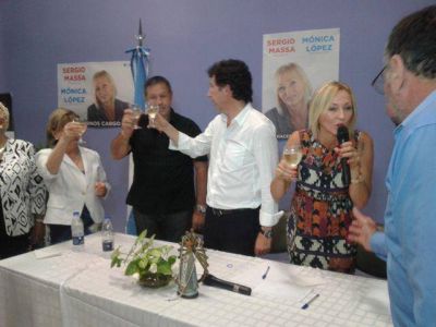 M�nica L�pez y Posse juntos en Avellaneda