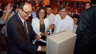 Corpacci cosecha respaldo de la dirigencia pol�tica del interior para ir por la reelecci�n en 2015