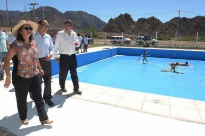 Luc�a inaugur� importantes obras en el cumplea�os de Bel�n