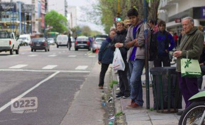 Piden que haya polic�as en las paradas de colectivo del barrio Libertad