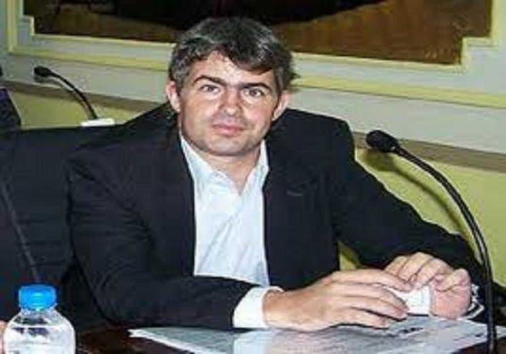 BURSESE ANALIZA POL�TICAMENTE EL A�O 2014