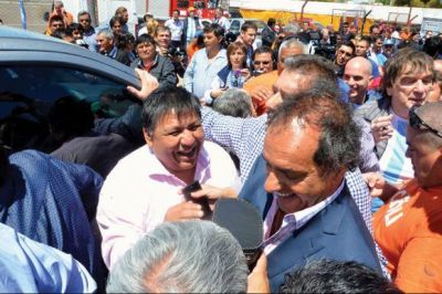 Petroleros esperan que Scioli visite el sindicato en febrero