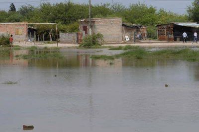 Asisten a varias familias afectadas por la tormenta