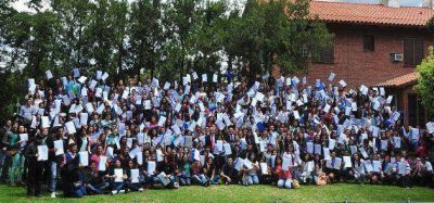 449 alumnos recibieron la Beca Puntana al M�rito Bandera Argentina