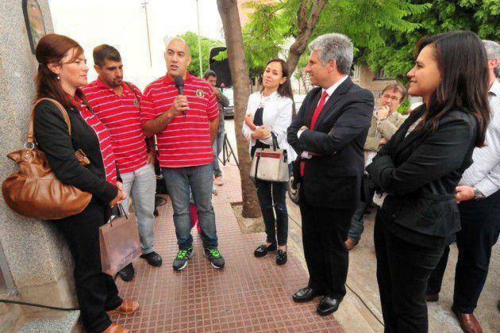 Poggi inaugur� otras seis Nuevas Empresas de J�venes Sanluise�os