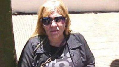 Mujer se encaden� en la entrada de la Prefectura en Santo Tom�