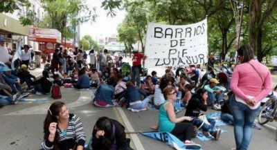 Barrios de Pie y la CCC se mantuvieron firmes pidiendo el bono navide�o
