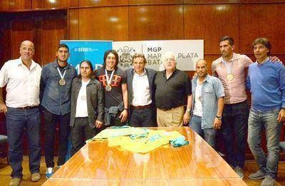Pulti recibi� al plantel de Aldosivi