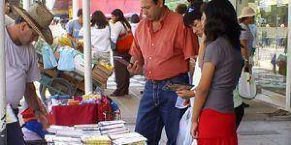 Intiman a �mesiteros� a retirarse de la v�a p�blica