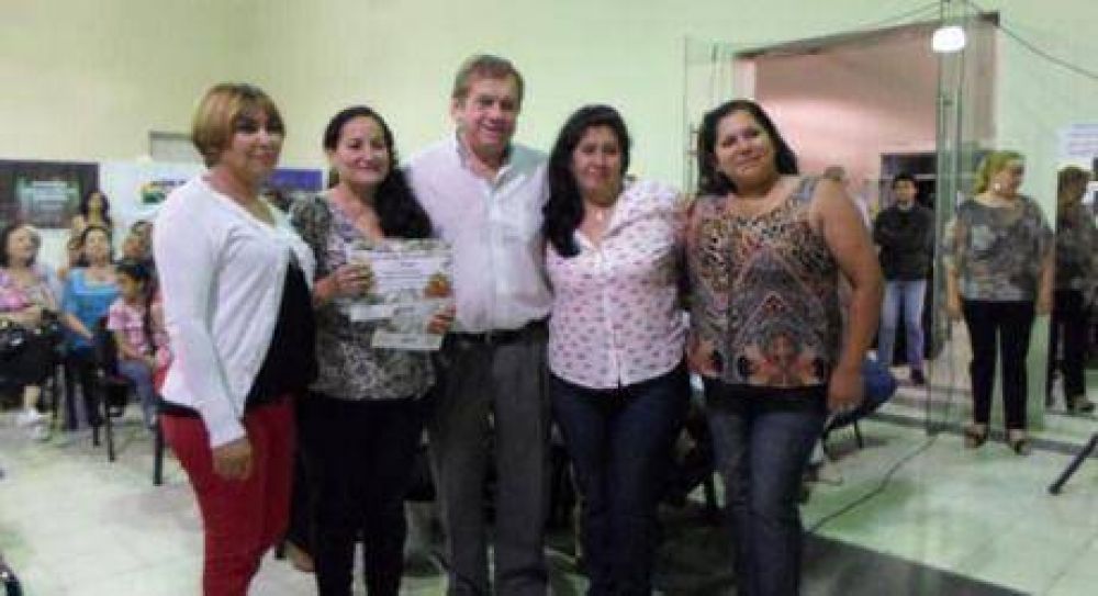 La Municipalidad premi� a los ganadores del Concurso de Pesebres