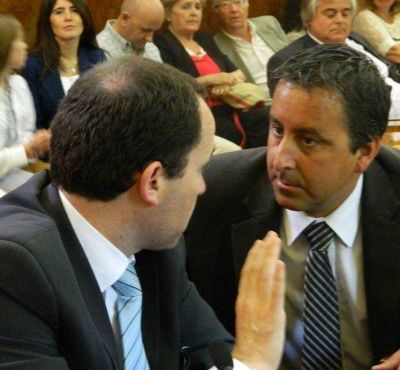Con la abstenci�n de massistas y el voto K, AM logr� la aprobaci�n de la ordenanza preparatoria fiscal e impositiva