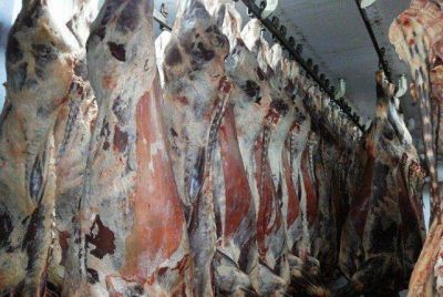 Mientras la hacienda baja el precio de la carne se mantuvo