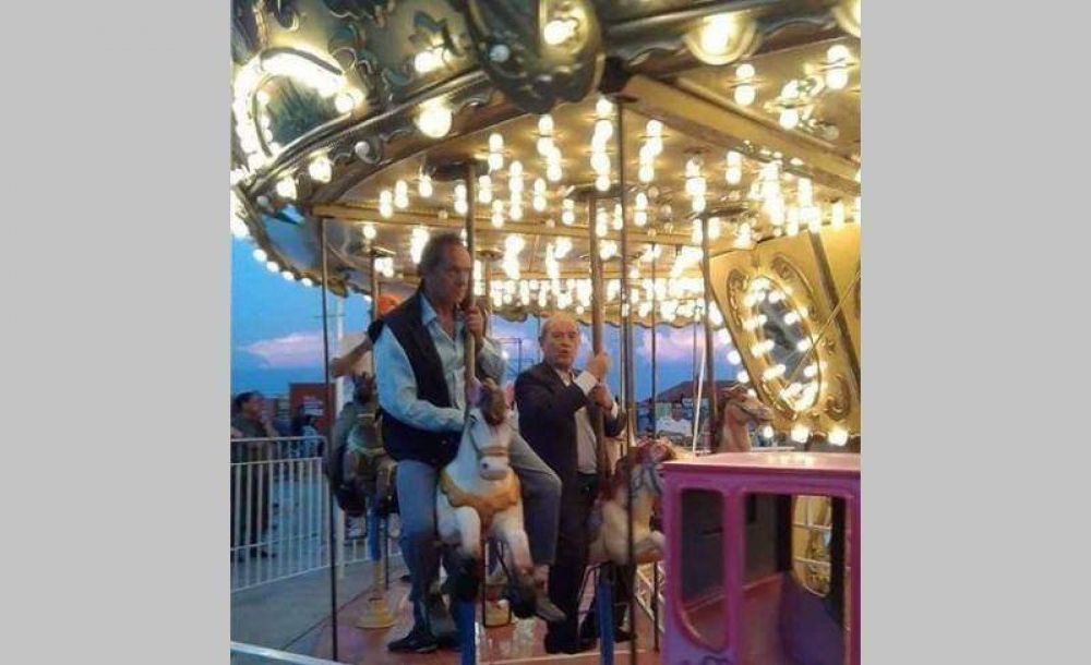 La pol�mica foto de Scioli y Aldrey que circula por redes sociales