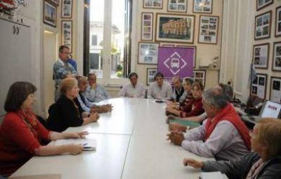Lunghi se comprometi� a realizar el estudio de suelos en el barrio Smata para abrir las calles