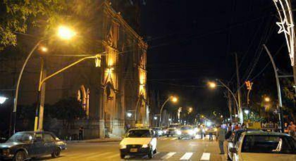Infante habilit� obras de iluminaci�n en la avenida Roca