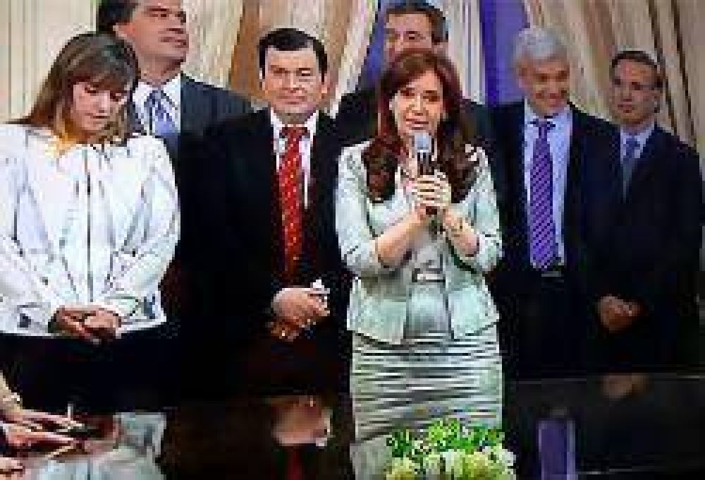 Zamora acompa�� a la presidenta en el brindis con legisladores nacionales