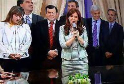 Zamora acompa�� a la presidenta en el brindis con legisladores nacionales