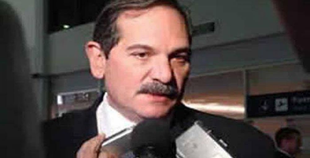 �Hay que ocuparse, invertir, trabajar y mejorar�