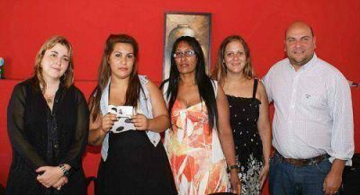 La Defensor�a del Pueblo de Escobar celebr� la entrega del primer DNI en el programa 