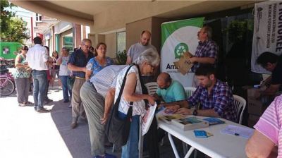 Se concret� el operativo de canje y entrega de l�mparas bajo consumo