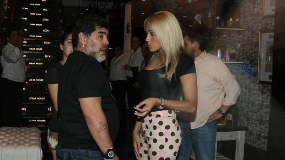 Un mensaje de Oliva a Diego hablar�a de un aborto