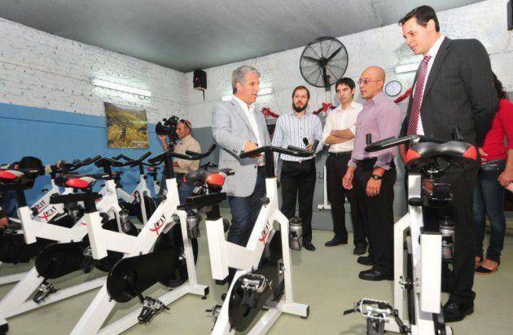 Poggi inaugur� otras siete Nuevas Empresas en la ciudad de San Luis