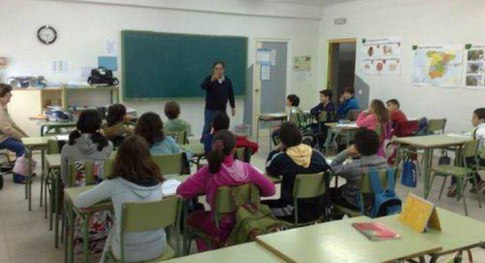 Denuncian despidos en escuelas privadas