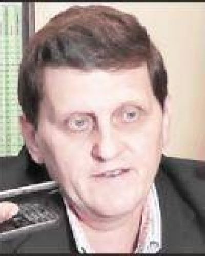 Safr�n: �podemos abonar el complemento del medio aguinaldo porque somos una provincia ordenada�