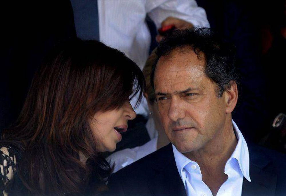 Piden elevar a juicio la causa por espionaje a Scioli y CFK