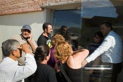 Fallas en la atenci�n al p�blico en la nueva sede de la farmacia de OSEP