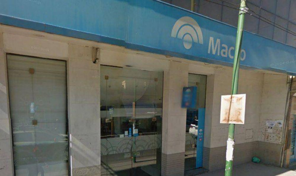 Quiso cobrar un cheque adulterado y lo arrestaron