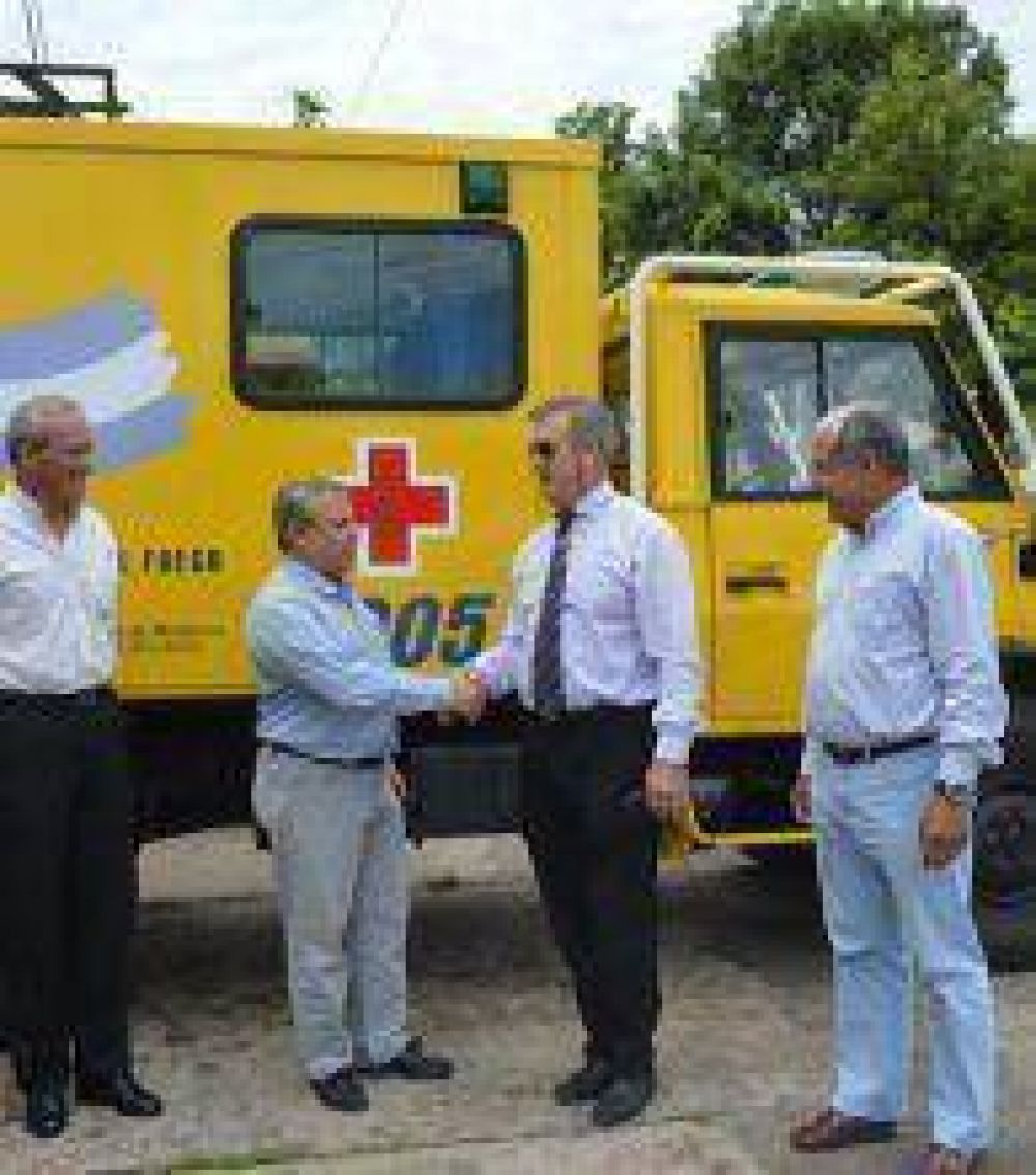 Entregaron una unidad de traslado para el Plan Provincial de Manejo del Fuego
