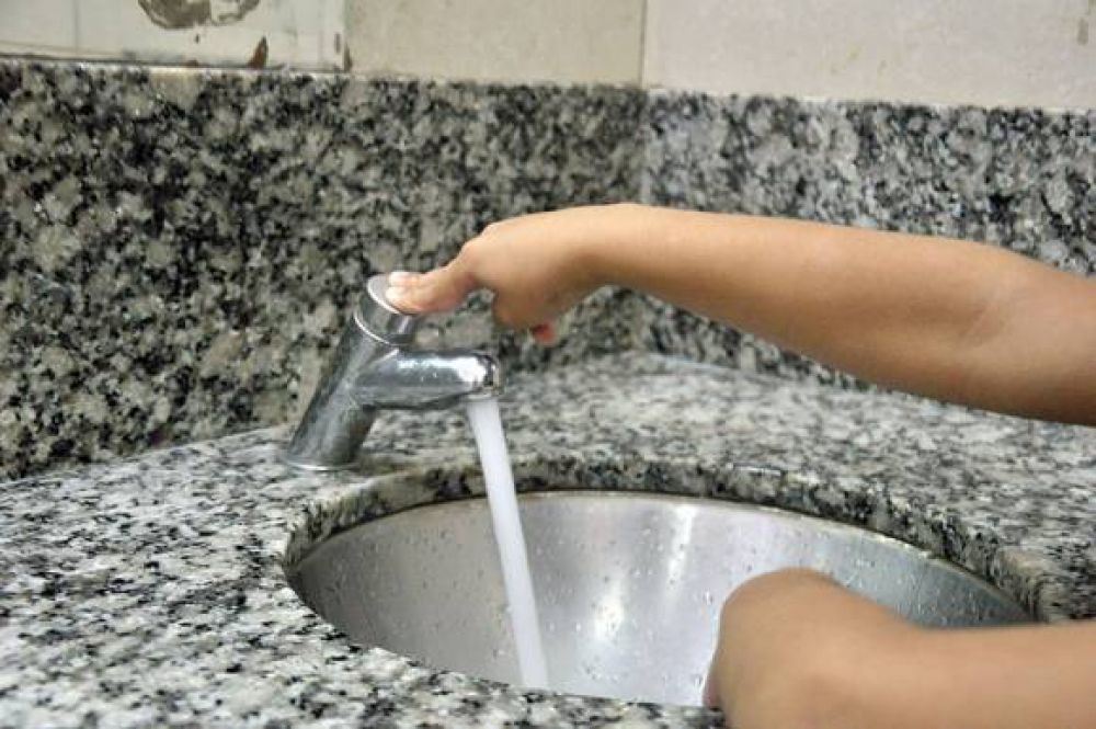 Anoche se restablec�a el agua en Comodoro Rivadavia