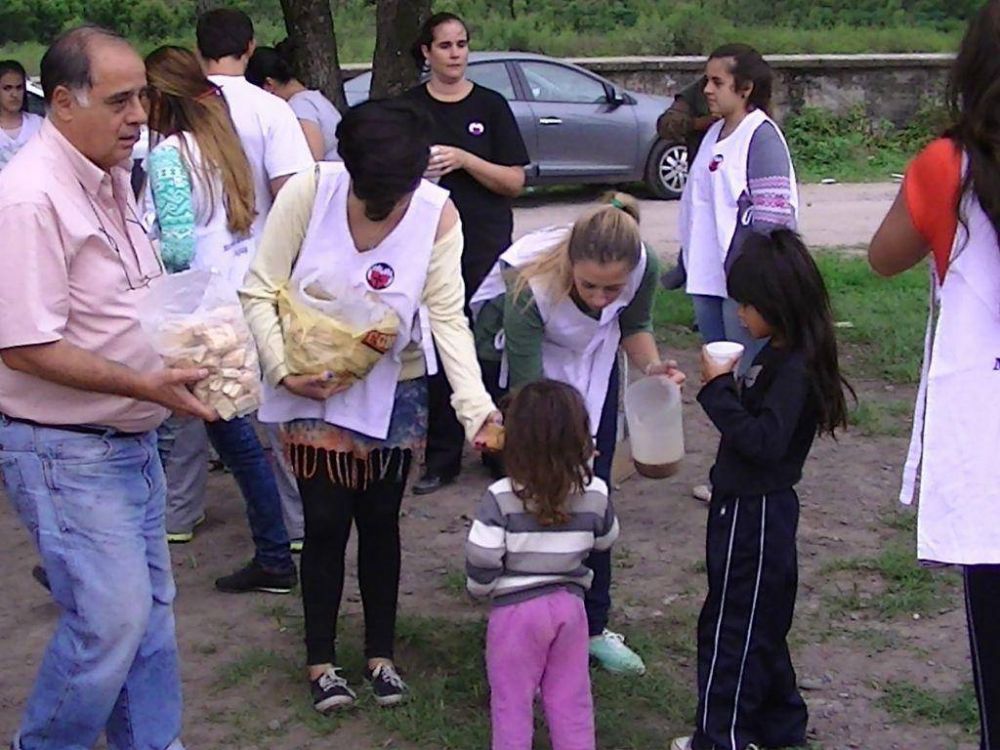 Manos Abiertas celebr� la Navidad en La Isla