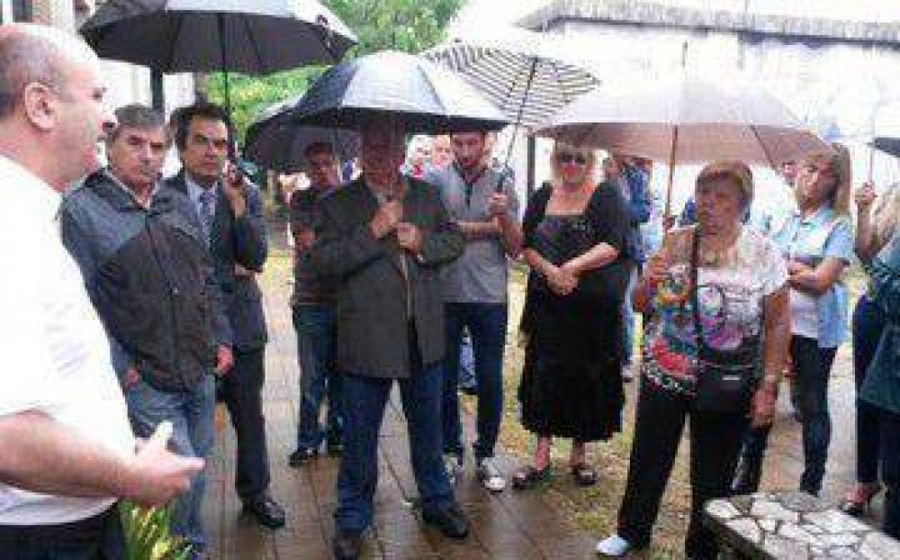 Homenaje a Manuel Quindimil en el Cementerio de Lan�s	