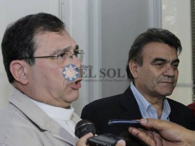 Guti�rrez se reuni� con el Obispo local