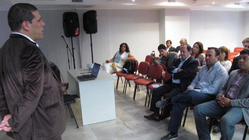 C�mara de turismo renov� autoridades