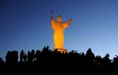 Scioli y Lunghi mostraron gesti�n en Tandil al inaugurar la iluminaci�n del Cristo de las Sierras