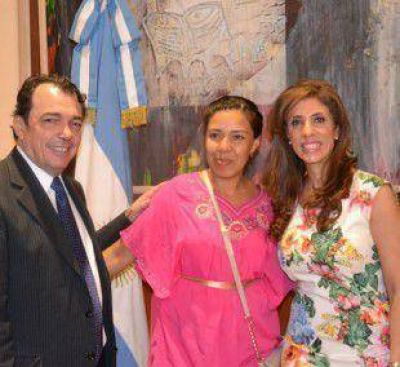 La Gobernadora entreg� aportes a micro emprendedores santiague�os