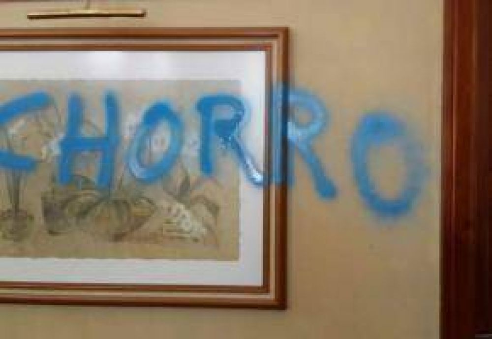 Guacone insiste en la Justicia por la toma
