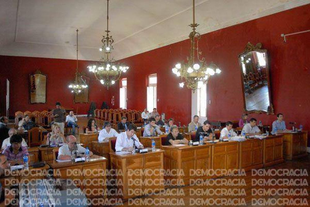 El meonismo perdi� la pulseada y deber� moderar la suba de las tasas municipales