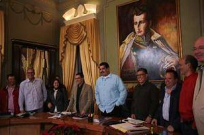 En medio de la crisis, el chavismo avanza en el control de todos los poderes
