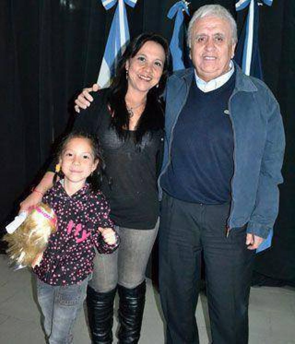 Cant�n entreg� terrenos del Bicentenario sector 3
